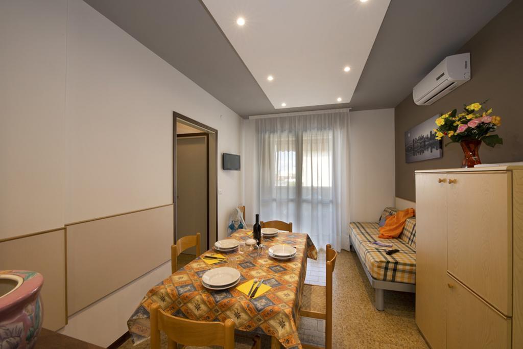 Residence G. Verdi Bibione Kamer foto